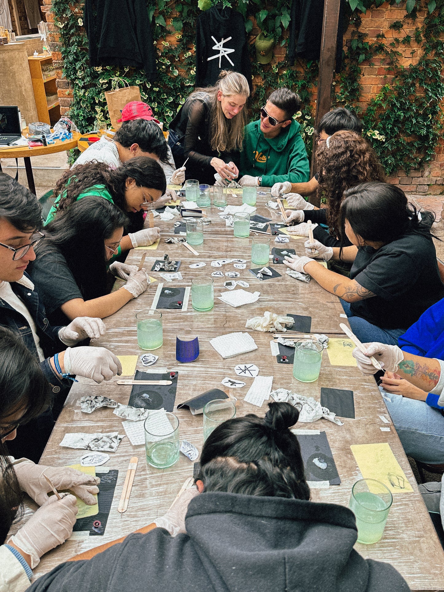 TALLER DE TATUAJE HANDPOKE